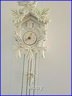 Classic Vintage Cuckoo Clock Bird Pendulum Wall Clock Wall Mount