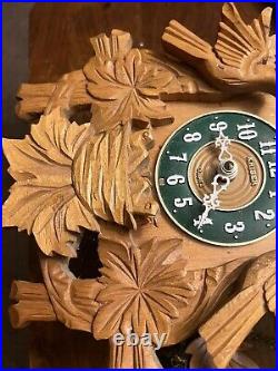 Clock Wooden Cuckoo Traditional Style by Kaiser Quartz Keeps Time. Works
