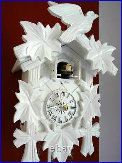 Cuckoo clock black forest quartz german wood batterie clock handmade white new
