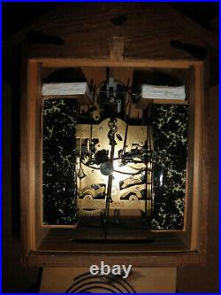 German Black Forest Schatz Hunter top Linden Wood 8 Day Cuckoo Clock CK2735