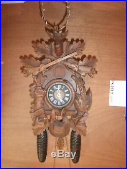 German Black Forest made Hunter Linden Wood 8 Day Cuckoo Clock CK2539