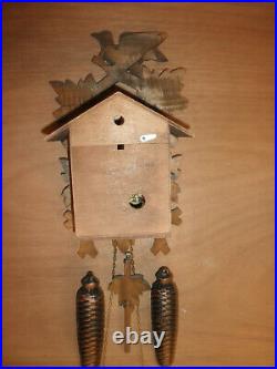 German Black Forest made NIGHT SHUT OFF Linden Wood 8 Day Cuckoo Clock CK2658