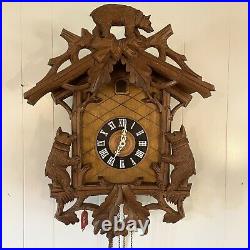 LARGE VINTAGE GERMANY Cuckoo Clock BLACK FOREST Climbing Bears with TAG 8 Day