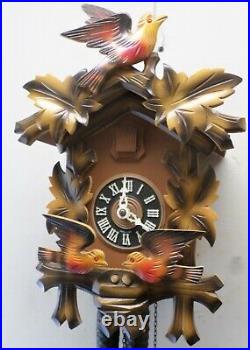 Nice Lightly Used German Black Forest Animated Nest Birds & Eggs Cuckoo Clock