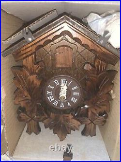 Schwarzwalder Uhren Black Forest Cukoo Clock #70-9 PZ New Other