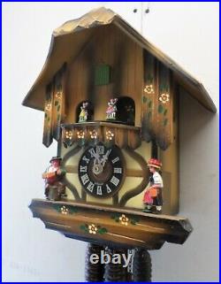 Very Nice German Black Forest Music Dancers Alpen Chalet Serenade Cuckoo Clock