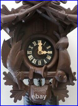 Very Nice Large German Black Forest 8 Day Hunter Deer Hand Carved Cuckoo Clock