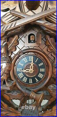 Vintage Hunting 8 days Cuckoo Clock -fully functional and hand carved