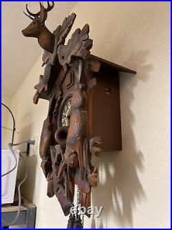 Vintage Large German Black Forest Hunter Deer Stag Rifle Rabbit Cuckoo Clock